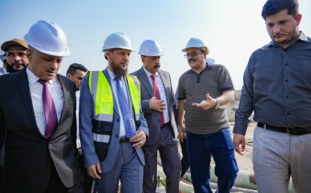 محافظ عدن ووزير الأشغال يدشنان مشروع صيانة وترميم جسر البريقة القديم ويطلعان على سير العمل في كورنيش كود النمر