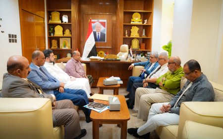 الخنبشي يناقش مع جامعة حضرموت والتربية والتعليم ومنظمات المجتمع المدني معالجات عزوف الطلاب عن الالتحاق بكليات التربية