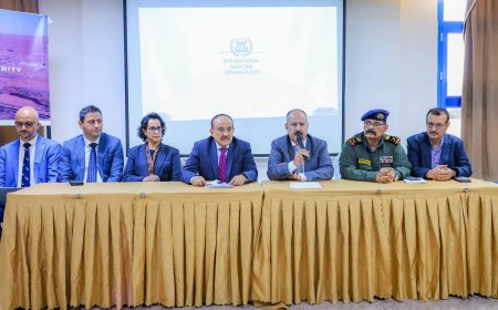 وزير النقل يؤكد أهمية تشكيل اللجنة الوطنية للأمن البحري لمواجهات التهديدات التي تشهدها المنطقة