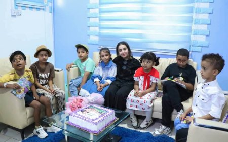 الفنانة لمى قيس تزور المؤسسة الوطنية لمكافحة السرطان في عدن