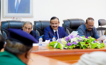 برئاسة المحافظ بن الوزير.. المكتب التنفيذي يعقد دورته الاعتيادية ويقف أمام مستوى أداء عدد من القطاعات