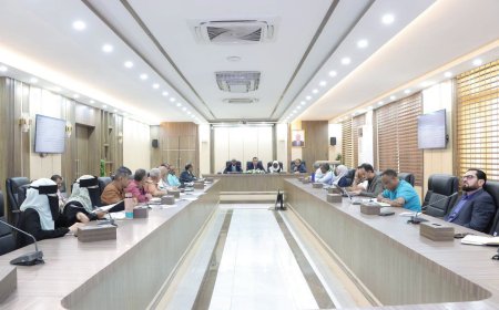 الوزير السقطري يترأس اجتماعًا مع البنك الدولي والفاو وبرنامج الأغذية العالمي لمناقشة تحديث مشروع الأعمال الزراعية في اليمن