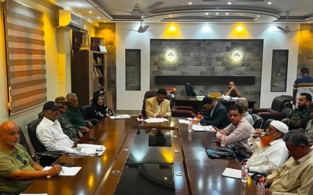 السلطة المحلية بمديرية الشيخ عثمان تعقد اجتماعها الدوري الثامن للنصف الثاني من عام 2026م