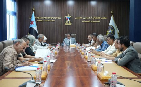 اجتماع استثنائي للمجلس الانتقالي في (عدن) ولجنته العسكرية تحضر لـ(مليونية الجيش الجنوبي) 