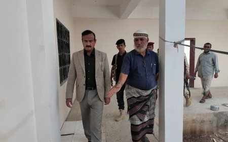 المحافظ بن الوزير يتفقد أعمال ترميم وتأهيل سكن الطالبات بمعهد أمين ناشر الصحي