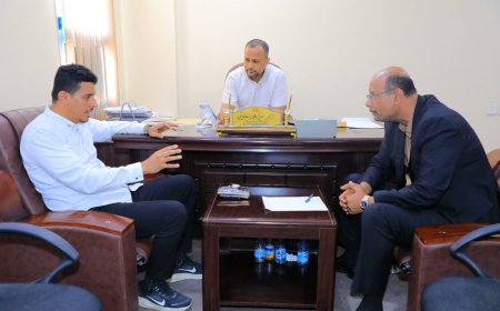الوكيل باعلوي يبحث مع منظمة «رحمة حول العالم» دعم حزمة من المشاريع الشبابية والتنموية