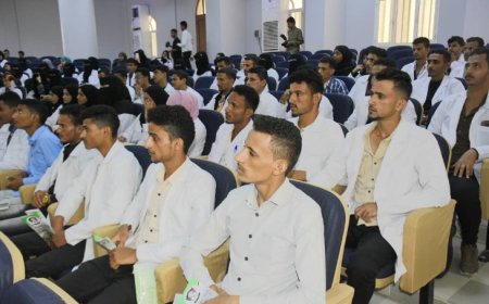 كلية الصيدلة بجامعة عدن تدشن عامها الأكاديمي الجديد