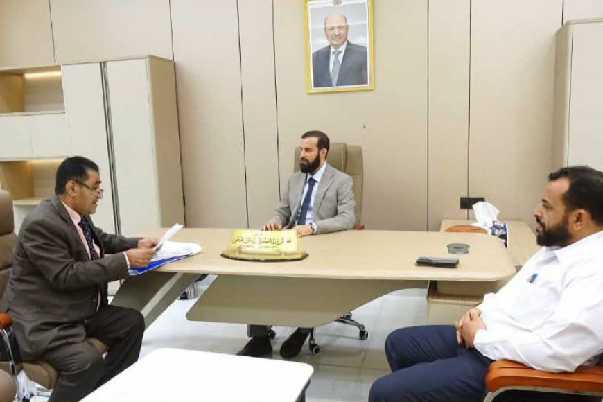 محافظ أبين يناقش مع مدير عام الاتصالات سبل تحسين جودة الأداء وتطوير الخدمات الرقمية