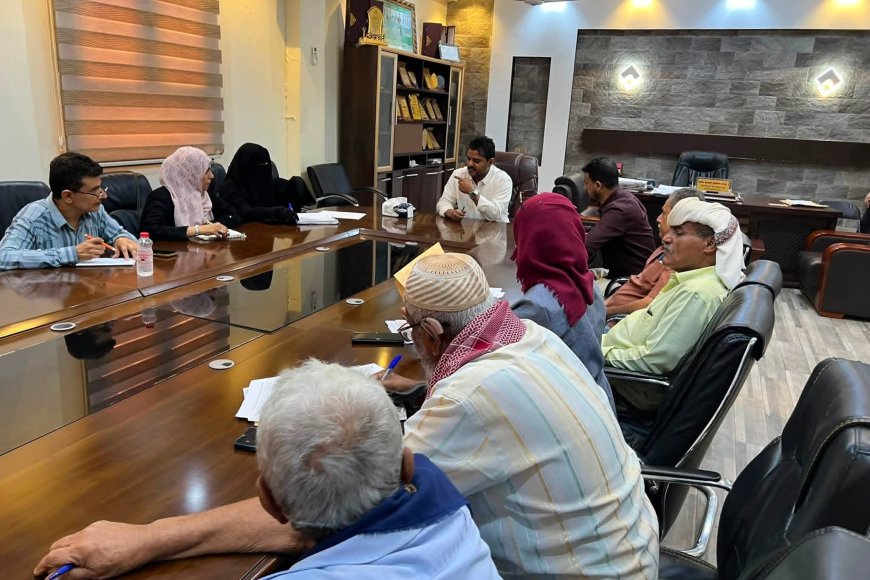 مدير عام الشيخ عثمان يترأس جلسة فتح مناقصة مشروع تركيب منظومة طاقة شمسية لشرطة الشيخ عثمان
