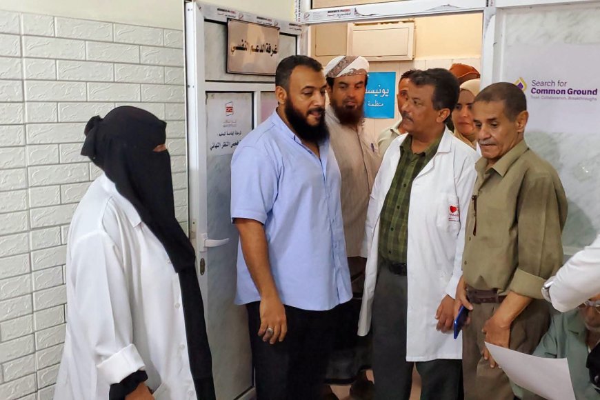 برعاية السلطة المحلية ومكتب الصحة بالعاصمة عدن .. تدشين مخيم طبي مجاني للعيون في مديرية التواهي