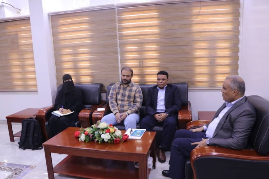 وزير التربية العبادي يلتقي مؤسسة ائتلاف الخير للإغاثة الإنسانية بعدن