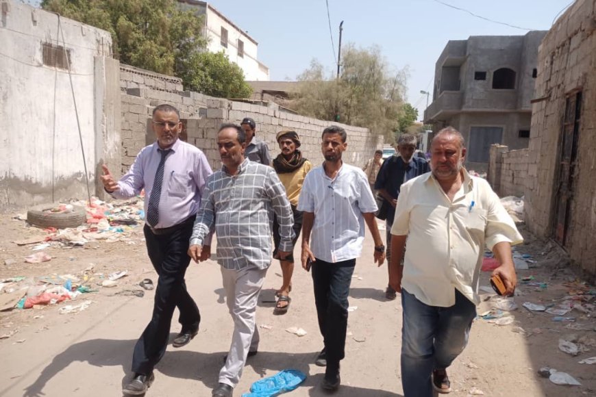مدير عام خورمكسر يناقش استكمال شبكة الصرف الصحي ورصف حي الزراعة