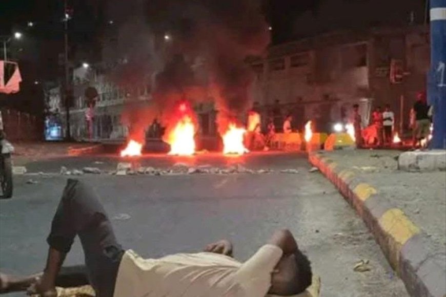 بالصور.. عودة (ثورة الفرشان) إلى شوارع العاصمة المؤقتة عدن