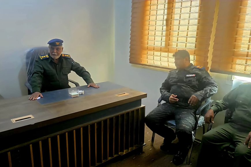 العقيد الدهولي يتفقد إدارة شرطة مديرية عسيلان ويشدد على رفع الجاهزية واليقظة الأمنية