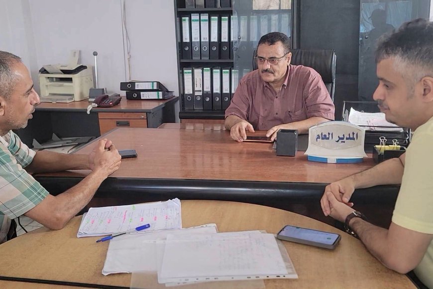 مدير عام البريقة: يناقش مع مدير المنطقة الثالثة للكهرباء .. سُبل تحسين الشبكة بالمديرية