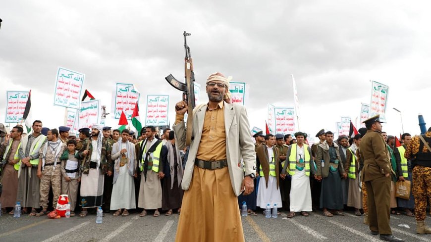 اول رد حوثي على فرض رسوم على مرور السفن عبر باب المندب