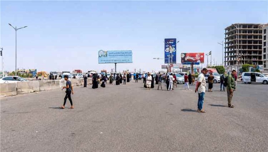 (شاهد بالفيديو) أزمة مواصلات خانقة في عدن.. وهذه مايحدث للمواطنين