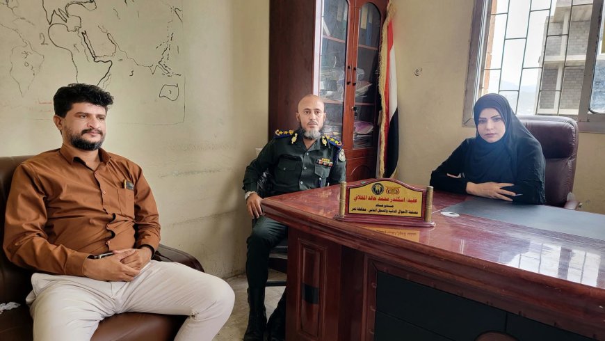وكيل محافظة تعز تناقش آلية استئناف توريد رسوم البطاقات الشخصية إلى صندوق النظافة والتحسين