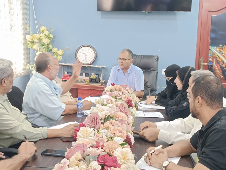 مدير عام المعلا يترأس لقاءً تنفيذيًا لمتابعة أولويات العمل وتعزيز التنسيق الخدمي