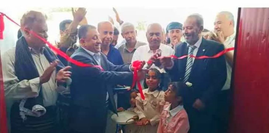 أمين عام المجلس المحلي بأبين يفتتح الوحدة الصحية بمنطقة دهل أحمد في زنجبار