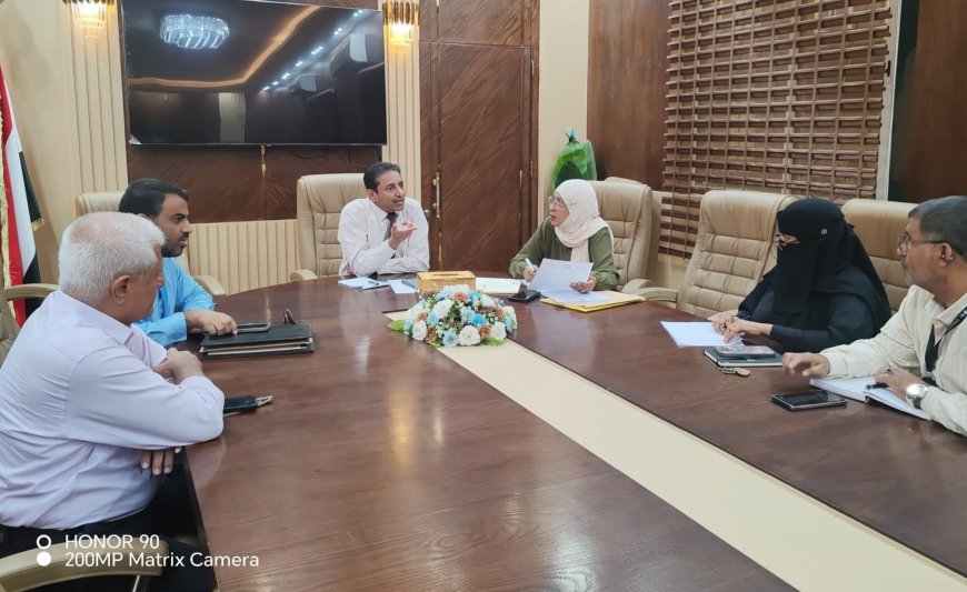 اللجنة الفنية للطوارئ تعقد اجتماعها الأول وتقر آليات لتفعيل غرف العمليات بالمحافظات