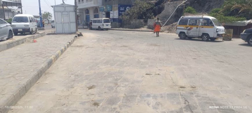 بتوجيهات مدير عام التواهي.. حملة نظافة متواصلة لرفع مخلفات الأمطار والسيول وتحسين المظهر العام للمديرية