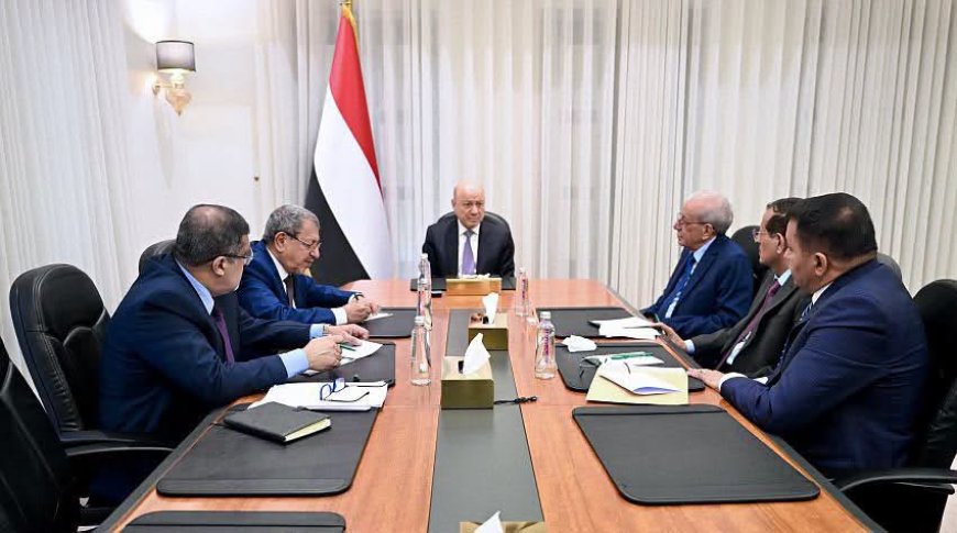 الرئيس العليمي يشدد على توثيق جرائم الحوثي بملفات لا تسقط بالتقادم