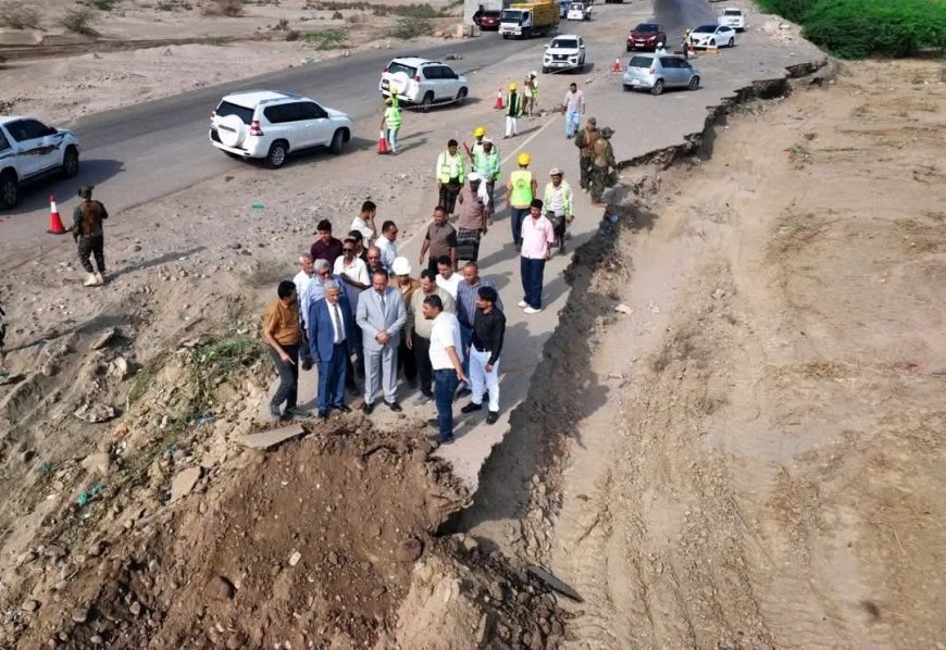 وزير الأشغال يدشن مشروع إعادة إنشاء جسر وادي بناء في محافظة أبين