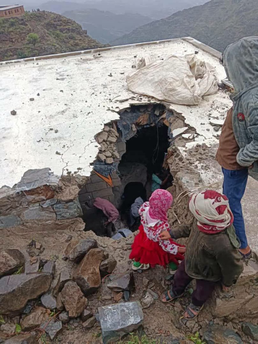 إصابة طفل وأضرار مادية جراء انهيار صخري في قرية حفرات بتعز إثر أمطار غزيرة