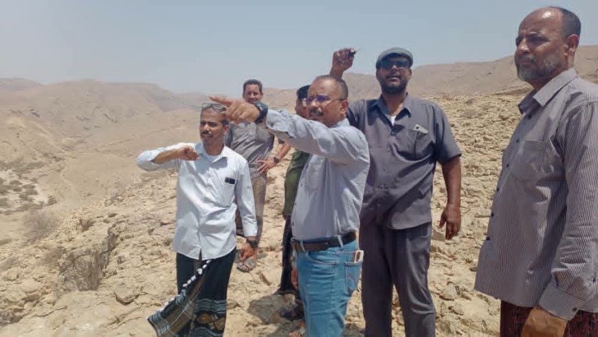 المدير العام لمؤسسة مياه ساحل حضرموت يتفقد حقل الغليلة لبحث إمكانية تشغيله وتعزيز مصادر الإمداد المائي بالمكلا