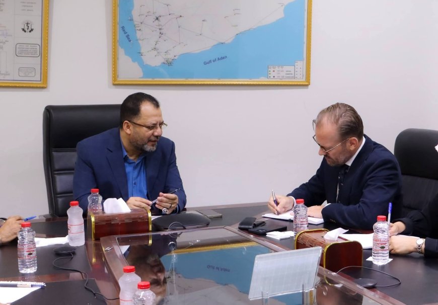 وزير الكهرباء يبحث مع مستشار المبعوث الأممي أوضاع القطاع وسبل دعم استقرار الخدمة