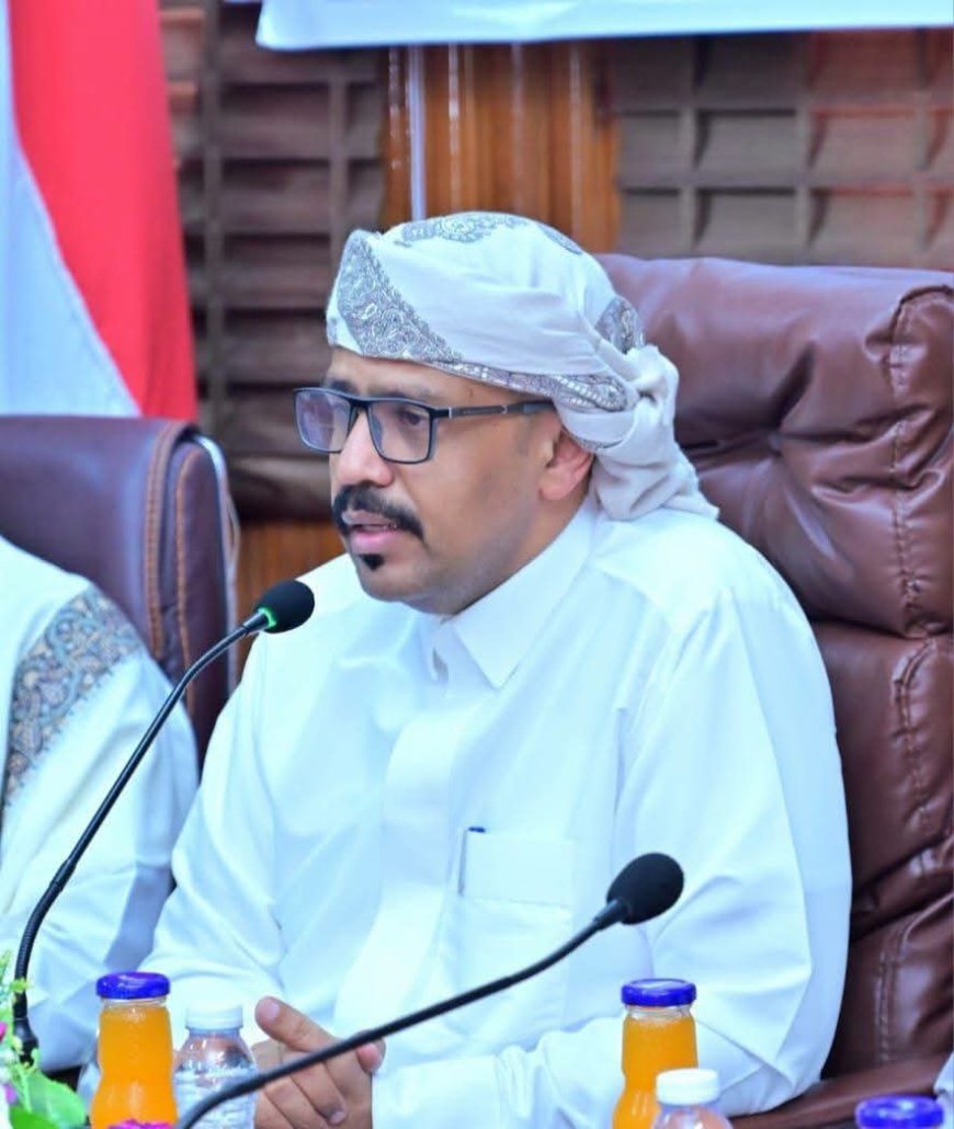 التميمي يشارك في اجتماع قيادة مصلحة شؤون القبائل ويثمن الأدوار الوطنية للمرجعيات القبلية بحضرموت