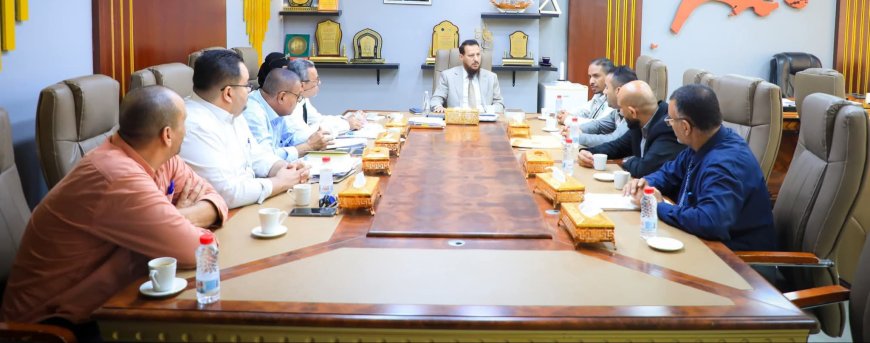 محافظ العاصمة عدن يبحث مع جمعية العون المباشر الكويتية استكمال مشروع حفر 10 آبار لتعزيز منظومة المياه