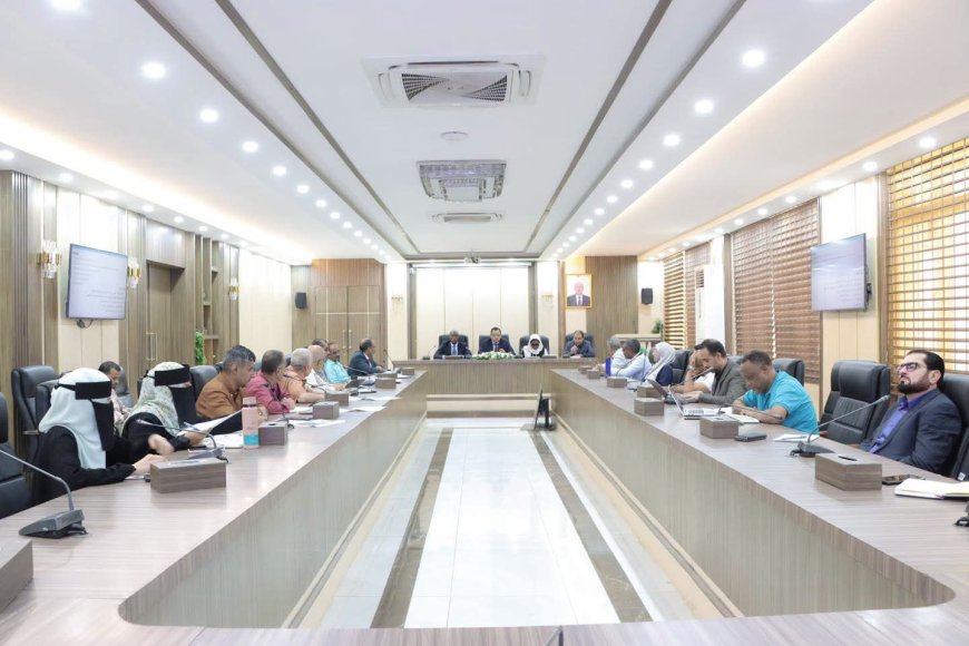 الوزير السقطري يترأس اجتماعًا مع البنك الدولي والفاو وبرنامج الأغذية العالمي لمناقشة تحديث مشروع الأعمال الزراعية في اليمن