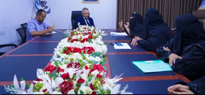 وزير الشؤون الاجتماعية والعمل يلتقي ممثلات الملتقى النسوي لرائدات الأعمال بحضرموت