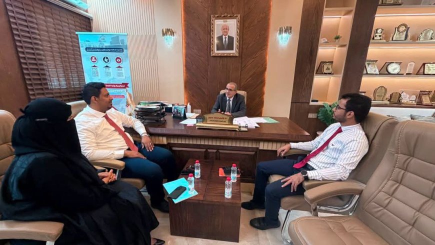 وزير الصحة يطلع على الأوضاع الصحية بساحل حضرموت 