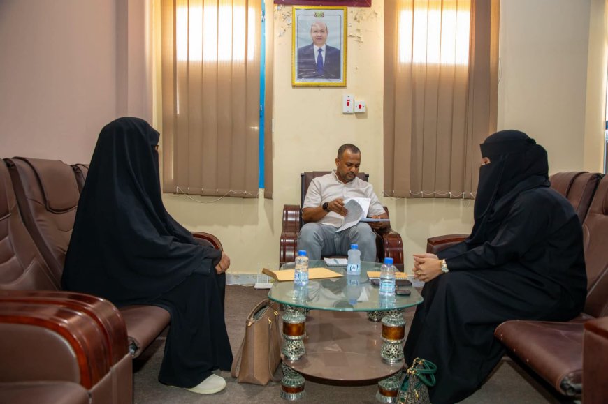 الوكيل المساعد باعلوي يطلع على برامج مؤسسة بركة التنموية