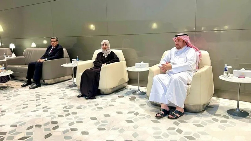 حملت رسالة خطية من الرئيس العليمي لأمير قطر.. وزيرة الخارجية أفراح الزوبة تصل الدوحة 