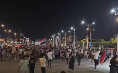 بالصور والفيديو.. وصول موكب أبناء شبوة إلى ساحة العروض بعدن وسط استقبال شعبية
