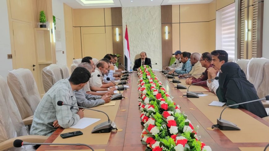 برئاسة الدغاري.. لجنة إدارة الأحواض المائية بشبوة تعقد اجتماعها الأول وتناقش أولويات حماية وتنظيم الموارد المائية
